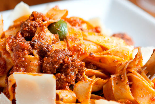 Tagliatelle al ragù Tagliatelle al ragù